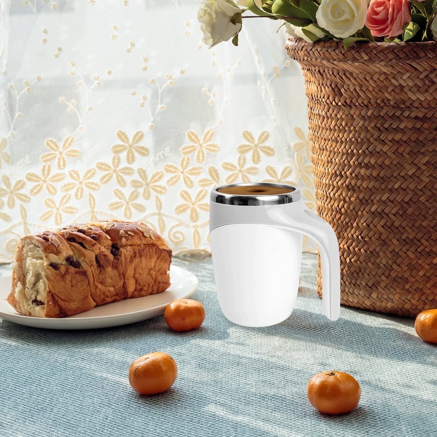 ✅Best Gift Pick 一Stainless steel self-stirring mug with a rechargeable design. Uses magnetic stirring technology to automatically mix drinks anytime, anywhere.