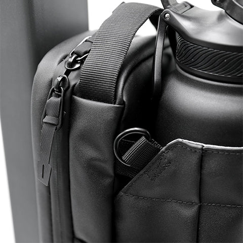 ✅Dlesmy®Magnetic Gym Bag For Men And Women SlingBottle With Magnetic Attachment